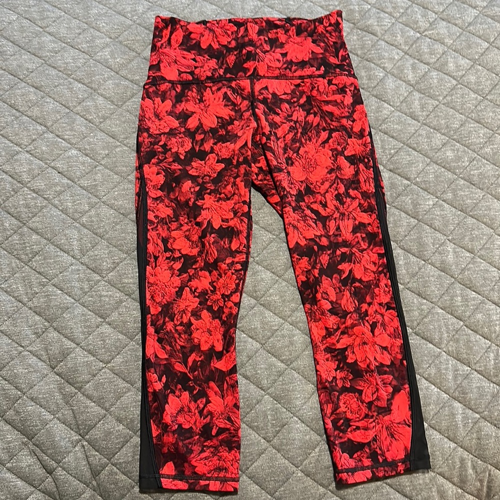 Lululemon Wunder Unders - perfect condition